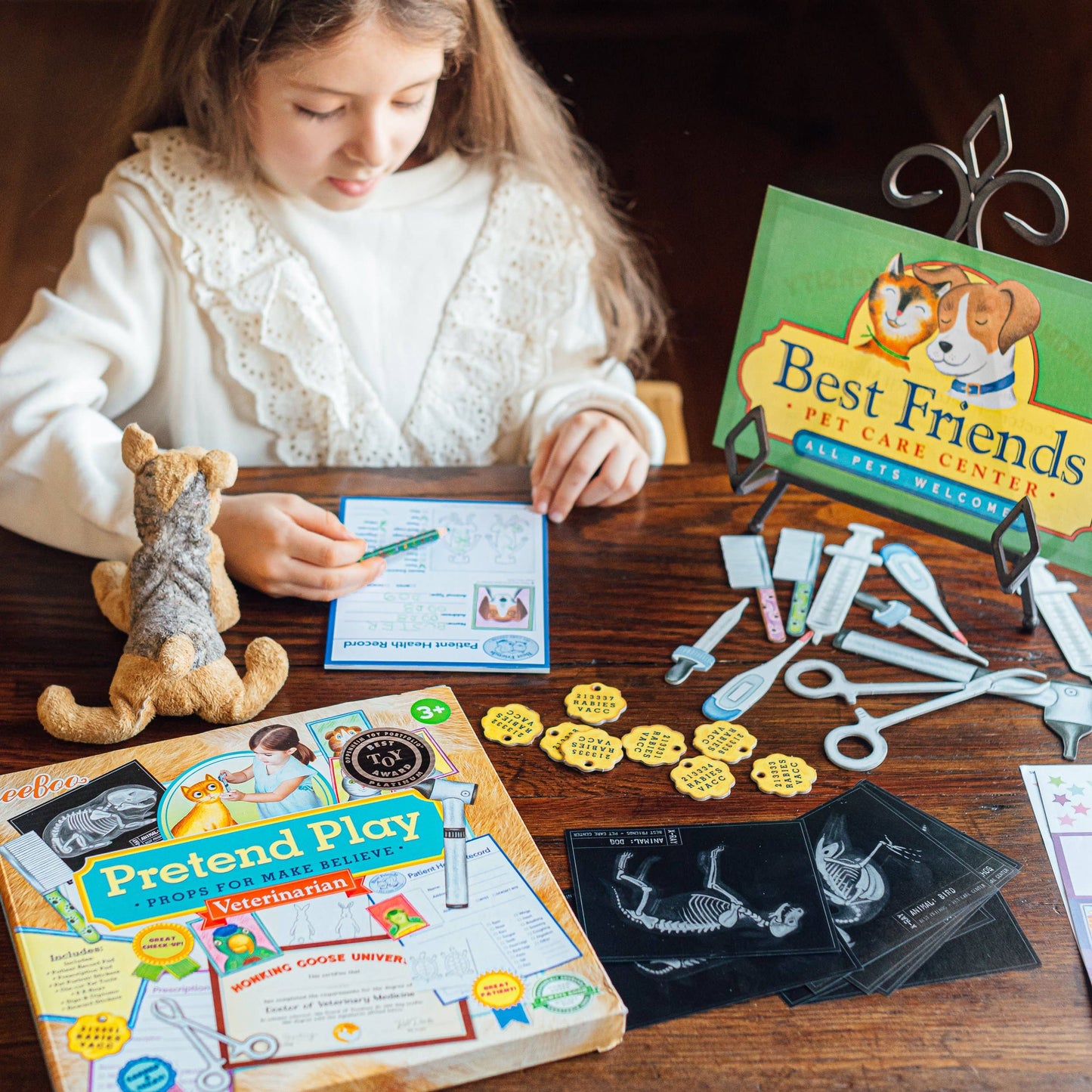eeBoo - Veterinarian Pretend Play